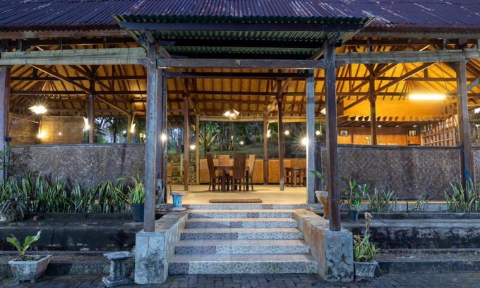 Banyuwangi Bed & Breakfast | ijen resto & guest house