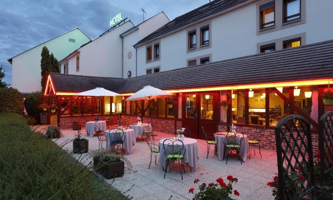 Saint-Gervais-la-Foret Hotel | IKAR - Fasthotel Blois