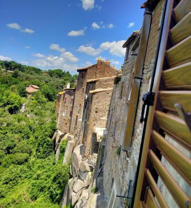 Vitorchiano Apartment | Il Loft nel Borgo Sospeso "con vista panoramica"