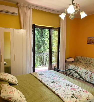 Colle di Tora Bed & Breakfast | Il Tulipano sul Lago