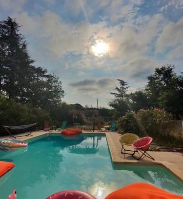 Graulhet House | Ile des Plaisirs, Chambres d'Hôtes Naturistes avec Petit-Déjeuner Tropical Inclus