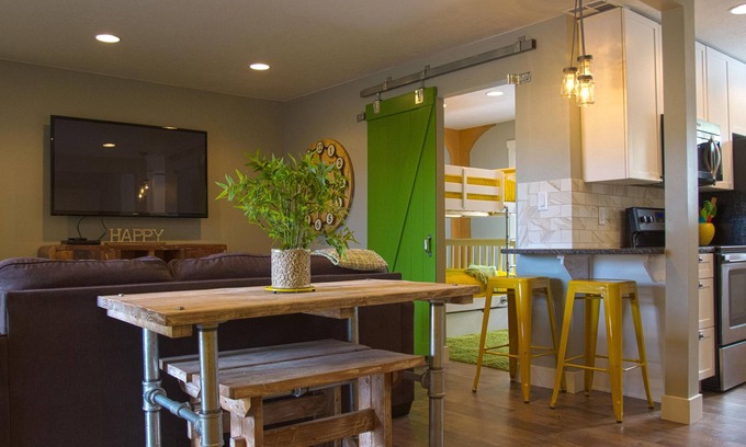 St. George Condo | Immaculate Completely Remodeled with Open Floor Plan, Beautiful Furnishings