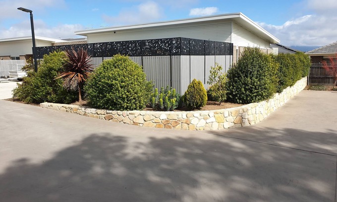 Holt House | Immaculate house near new, has everything and very cosy