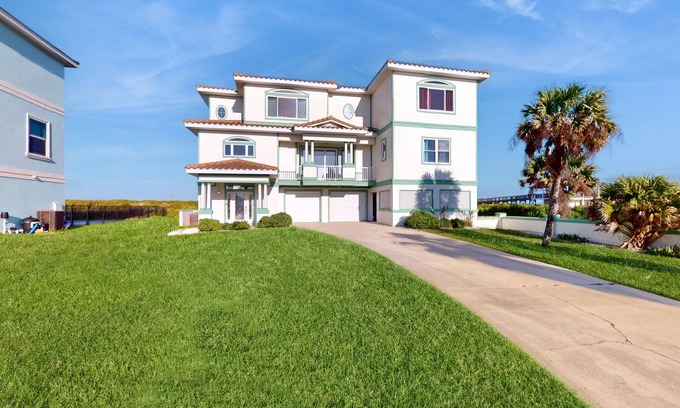 Marineland Acres House | Immaculate oceanfront house with pool, fitness room & deck - dog-friendly
