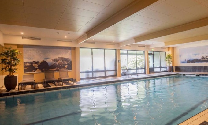 Wolfheze Hotel | Immerse in Green Retreat & Explore Arnhem from 3 Cozy Units - Indoor Pool