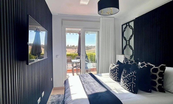 Alhama de Murcia Apartment | Impeccable 2-Bed Apartment in Alhama de Murcia