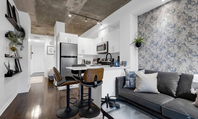 Milton Park Apartment | Impeccable Parc Avenue Pad