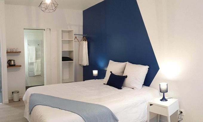 Epernay House | "Imperial blue" room - Hyper-center Epernay