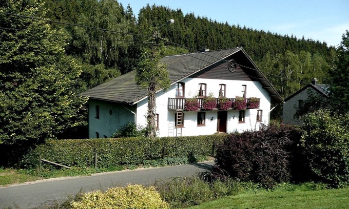 Sankt-Vith Apartment | In a country house, park, rural, in the mountains, idyllic loc., pets consid.