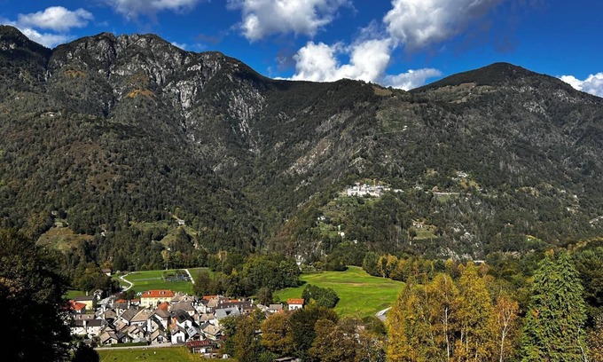 Palagnedra House | In a forest reserve in the Swiss mountains and near Lake Locarno