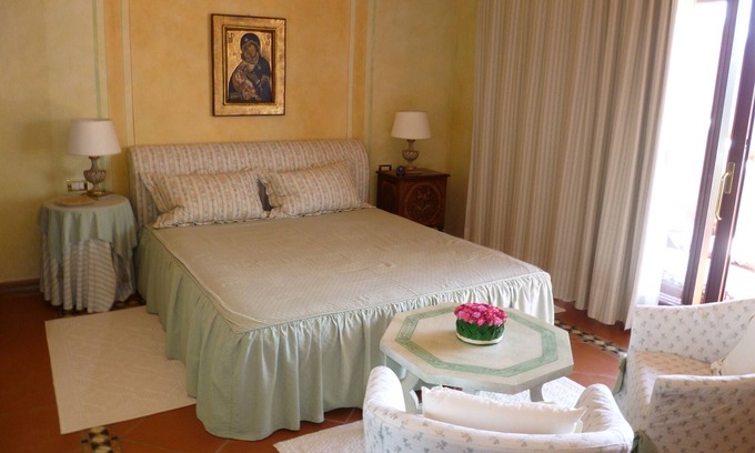 Capo Ferro Apartment | In elegant Residence with breathtaking views over the archipelago of La Maddalena.