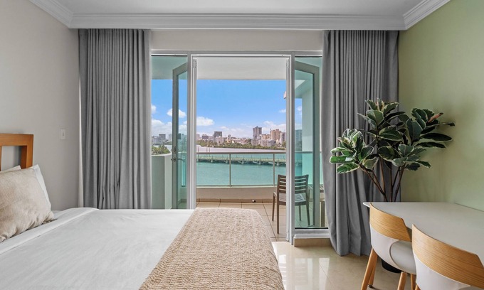 Puerta de Tierra Apartment | In Old San Juan | Oceanfront Apartment | Balcony | Sea Views | Pool