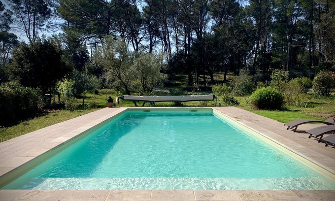 La Bouilladisse House | In Provence, a natural, peaceful setting. Swimming pool in July/August/September