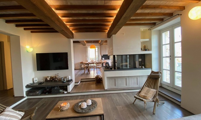 Il Poggio Apartment | In Tuscan farmhouse forming part of a hamlet in S.Casciano dei Bagni