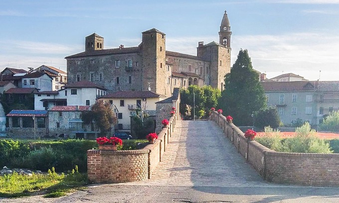 Monastero Bormida Apartment | In the heart of the village of Monastero Bormida welcomes you this beautiful apartment.