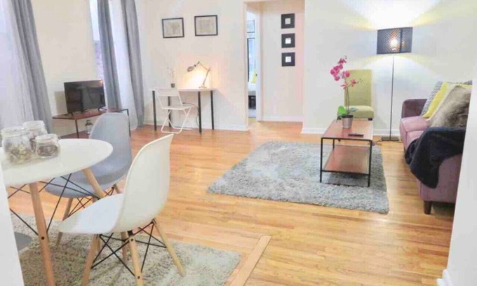 Gayborhood Apartment | In the heart of Center City! Large bi-level 3/2