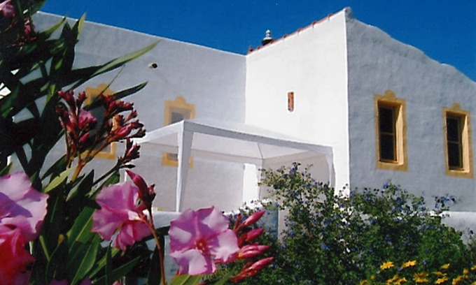 Silves House | In the heart of the orange trees of the Algarve between beach and countryside