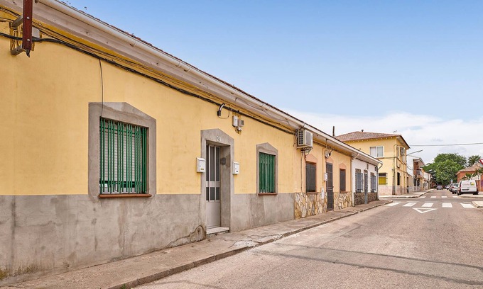 San Martin de la Vega Apartment | In the Madrid metropolitan area, this functional apartment welcomes you.