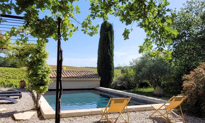 Mondragon Apartment | In the middle of the vineyards heated pool air conditioning inwinegrower's house