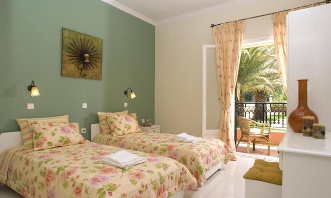 Termenades Apartment | In villa Luxury Ground Floor apartment with pool near Sidari