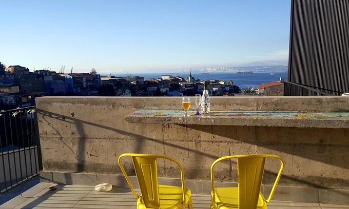 Valparaiso Apartment | Incredible duplex terreza patrimonial zone Valparaiso, side Cultural center