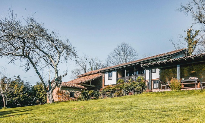 Piloneta House | Incredible stone built home with spectacular views of the surrounding countryside.