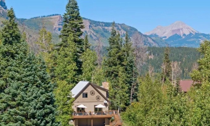 Purgatory Cabin | Incredible Views, Large Deck, Wood Burning Fireplace! Havland Lake 3bed/3bath