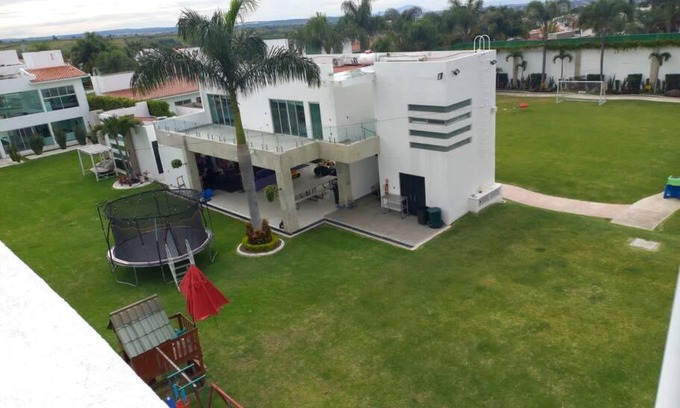Lomas de Cocoyoc House | Increible Casa Lomas de Cocoyoc con albercas,tobigan,juegos,tirolesa,cone,fogata,columpios,gimnasio y mas