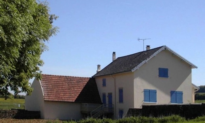Breurey-les-Faverney Cottage | Independent house in old mill with pets allowed