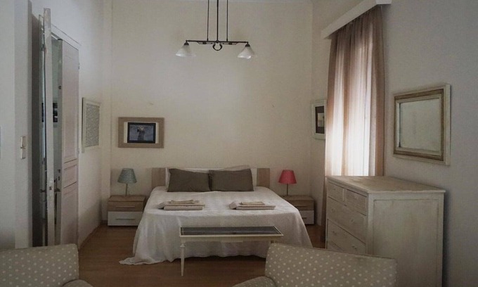 Kolokinthou Apartment | Independent entrance Apt 130m2 Garden Priv.Parking