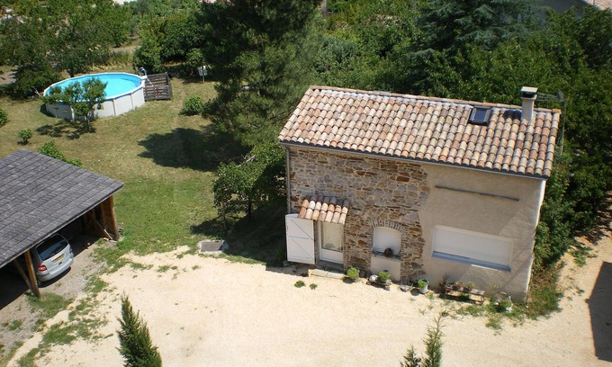 Le Martinet Cottage | Independent gîte, private swimming pool and large garden, quiet, activities.