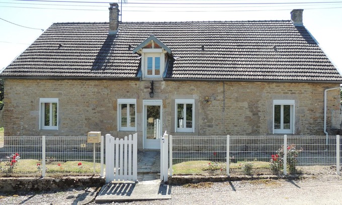 Vandenesse-en-Auxois House | independent house of 170m2, garden of 1000m2 closed, near the lake of Panthier