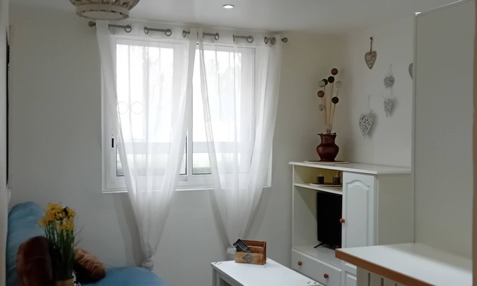 Malpasse Bed & Breakfast | Independent, private guest studio