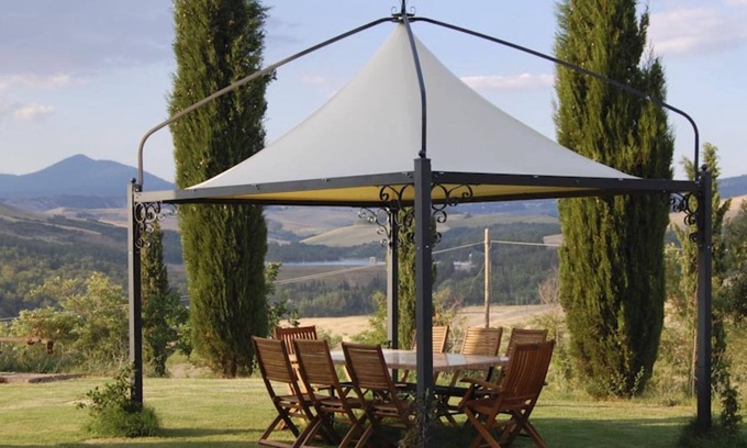 Il Poggio Villa | Independent residence sleeping 10 + 3, divided into three apartments. Acquapendente