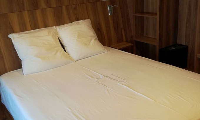 Republique - Tolstoi Bed & Breakfast | Independent room in Villeurbanne-Lyon