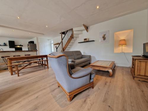 Angouleme House | Indian's Haven