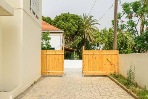 Aamchit Apartment | Indigo - Duplex 1-BR Apt with Terrace & Garden in Batroun