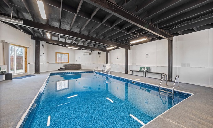 Milan House | Indoor Heated Pool |Game Room|Hot Tub|Sauna Near Sandusky| The Indoor Oasis