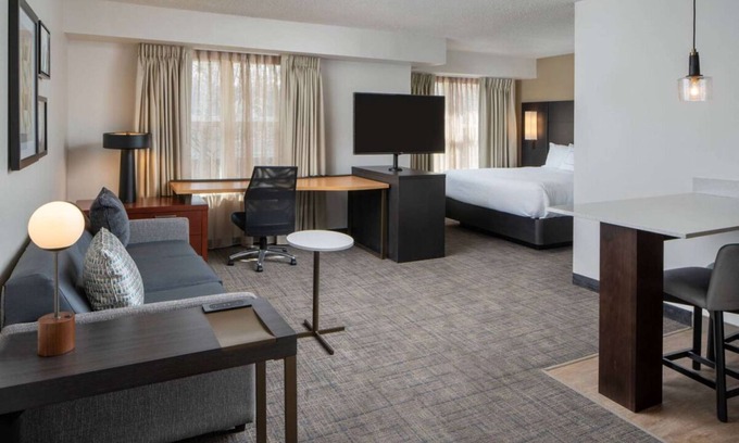 Fairfax Apartment | Indulge in Home-Like Comfort! Free Breakfast, Pets Allowed, Private Parking!