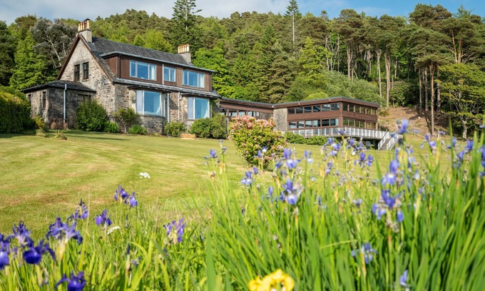 Tighnabruaich House | Indulge in serenity: A family friendly destination on the shores of Loch Fyne.