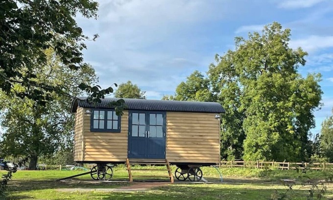 Mickleton Cabin | Indulgent Hideaway with Hot Tub in Durham Dales
