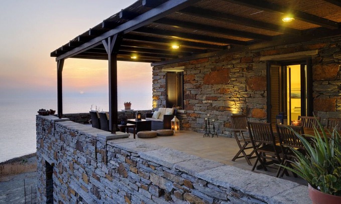 Pisses Apartment | Infinity Beach Apartmt, absolute isolation & tranquility, edge-of-the-sea!