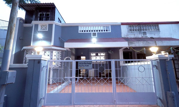 Goregaon East House | Infinity It park - 3 BHK Suite - Comp Wifi/Laundry