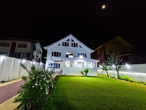 Srinagar House | Inframe Cottage
