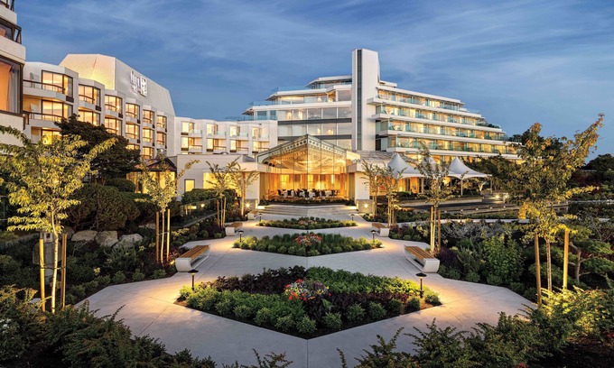 Inner Harbour Hotel | Inn at Laurel Point