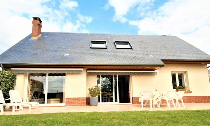 Mesnieres-en-Bray House | Inn Mesnières-en-Bray, 3 bedrooms, 6 people