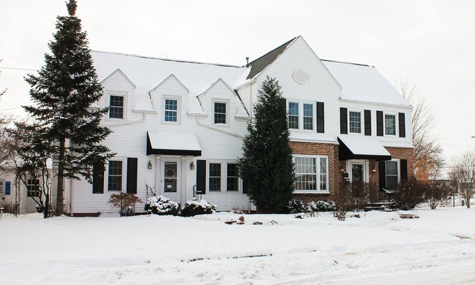 Defiance House | Inn on Third - Whole House