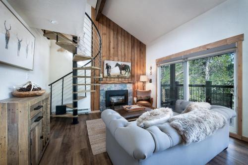 Warrior's Mark House | Inner Circle 15 Serenity Condo Great Breck Location