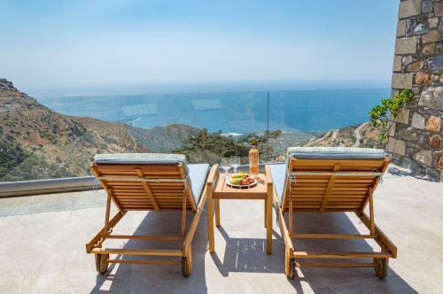 Amigdalokefali Villa | INO I, sea goddess domus jacuzzi by Amigdalokefali Elafonissi