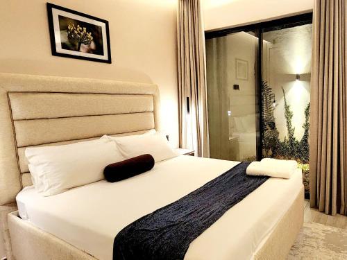 Blantyre Apartment | InstaHomes by Tru - Garden Suites